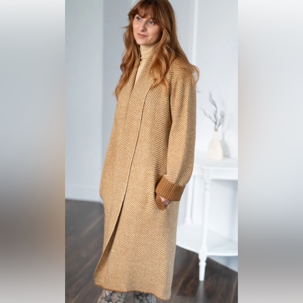 Badgley Mischka Long Tan Herringbone Cardigan NWT - Picture 2 of 8